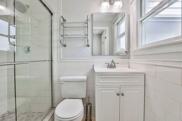 10 Rose Ave 10, Watertown, MA 02472