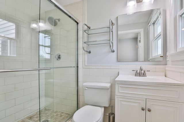 10 Rose Ave 10, Watertown, MA 02472