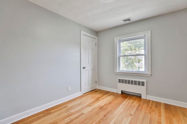 10 Rose Ave 10, Watertown, MA 02472