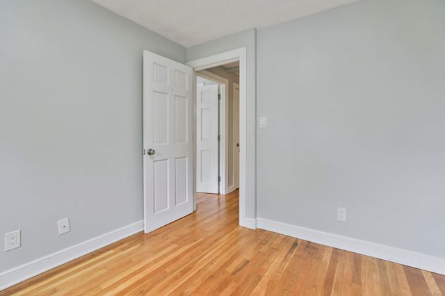 10 Rose Ave 10, Watertown, MA 02472