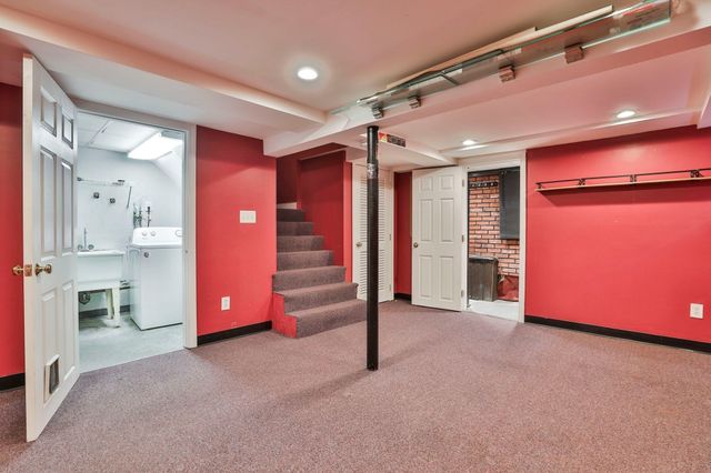 10 Rose Ave 10, Watertown, MA 02472