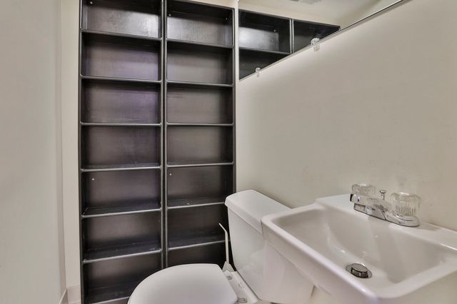 10 Rose Ave 10, Watertown, MA 02472