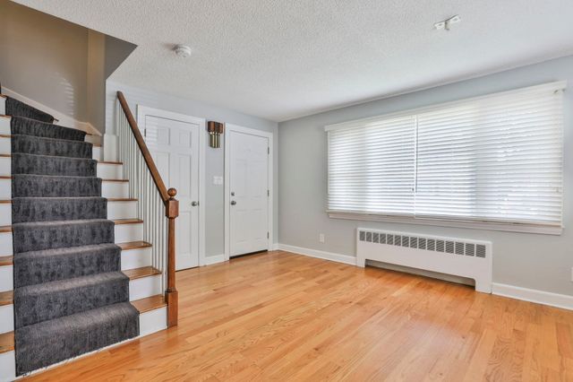 10 Rose Ave 10, Watertown, MA 02472