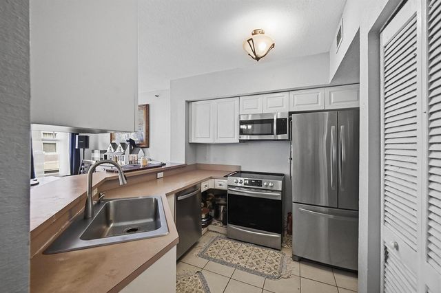 6450 W Sample Road 6450, Coral Springs, FL 33067