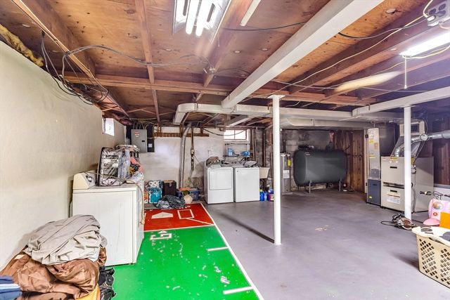 101 Regal St, Springfield, MA 01118