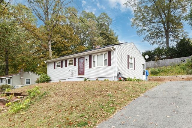 101 Regal St, Springfield, MA 01118