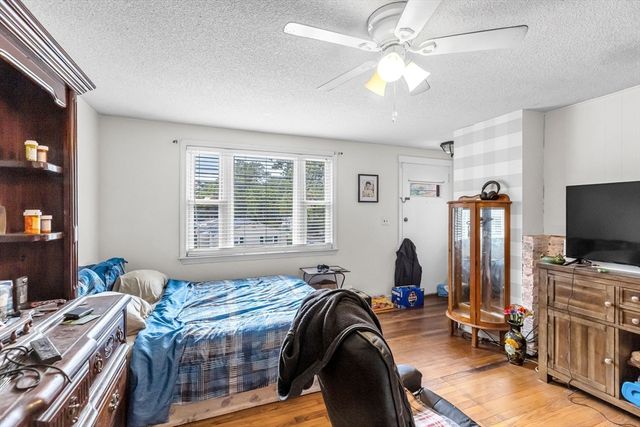 101 Regal St, Springfield, MA 01118
