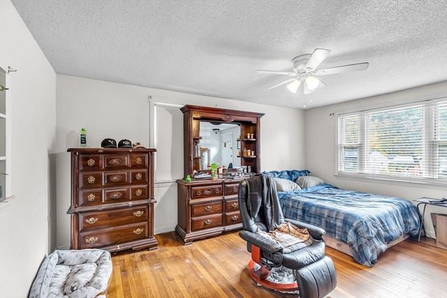 101 Regal St, Springfield, MA 01118