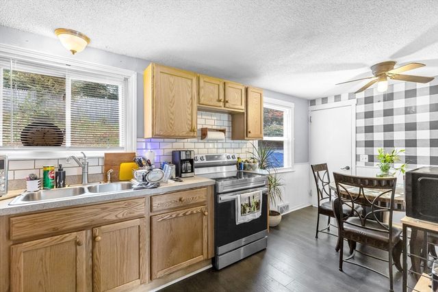 101 Regal St, Springfield, MA 01118