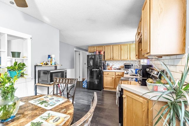 101 Regal St, Springfield, MA 01118