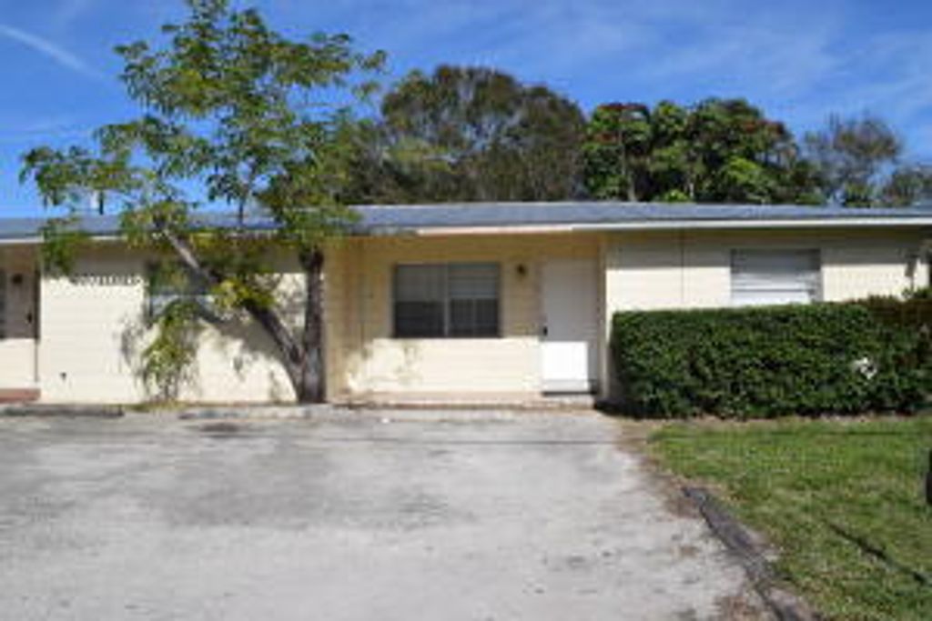 800 Kanner Drive, Fort Pierce, FL 34982