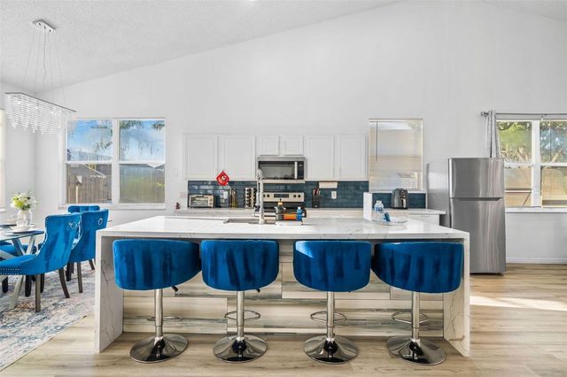 137 S ROMA WAY, Kissimmee, FL 34746