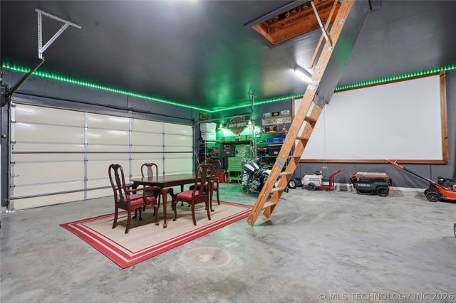 33807 E 703 Drive, Wagoner, OK 74467