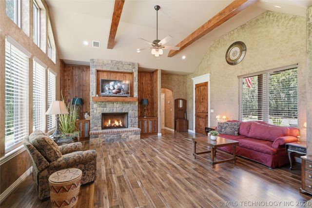 33807 E 703 Drive, Wagoner, OK 74467