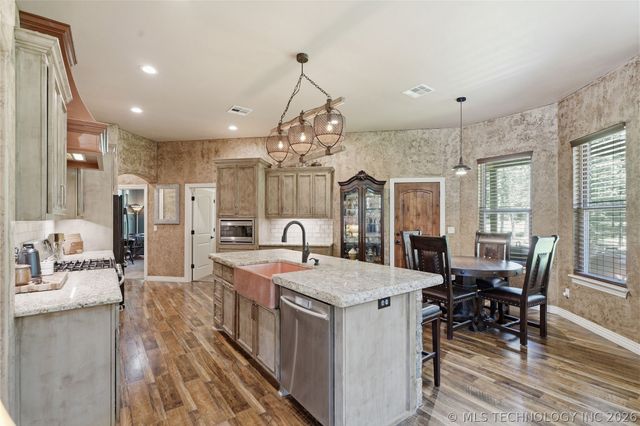 33807 E 703 Drive, Wagoner, OK 74467