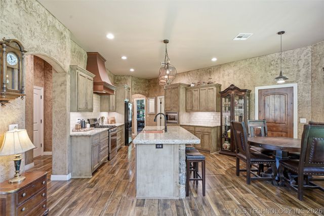 33807 E 703 Drive, Wagoner, OK 74467