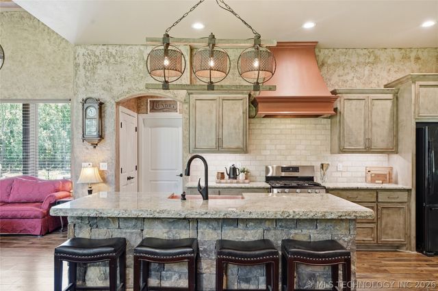 33807 E 703 Drive, Wagoner, OK 74467
