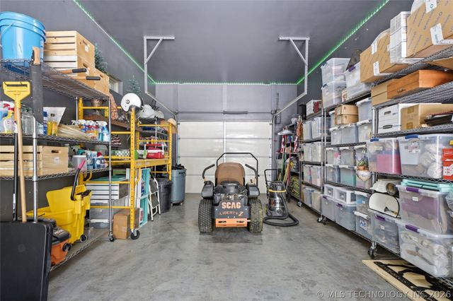 33807 E 703 Drive, Wagoner, OK 74467