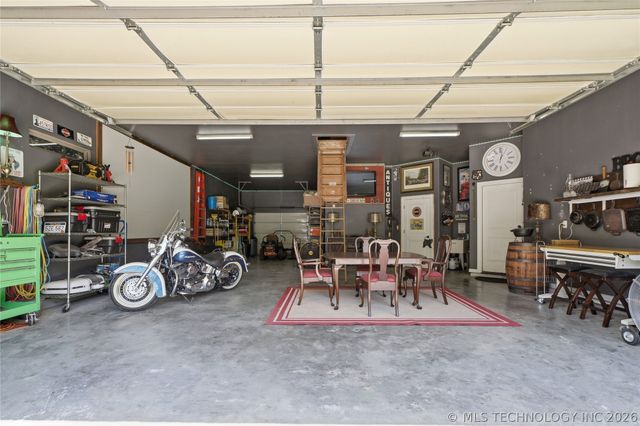 33807 E 703 Drive, Wagoner, OK 74467