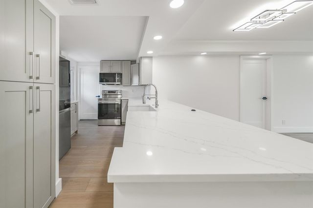 5301 NW 2nd Avenue 407, Boca Raton, FL 33487