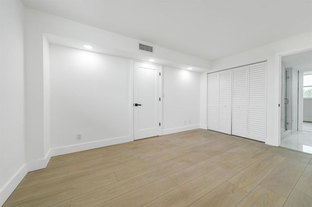 5301 NW 2nd Avenue 407, Boca Raton, FL 33487
