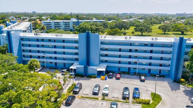 5301 NW 2nd Avenue 407, Boca Raton, FL 33487