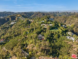 1031 Bel Air Court, Los Angeles, CA 90077