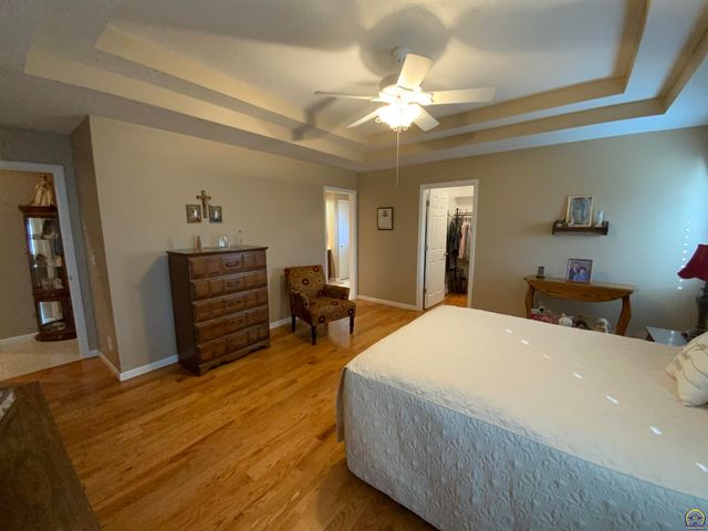 4000 SW Lincolnshire RD, Topeka, KS 66610