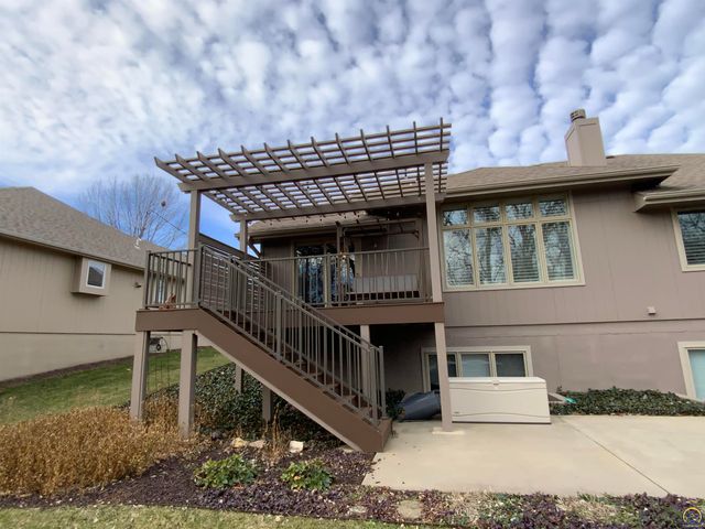 4000 SW Lincolnshire RD, Topeka, KS 66610