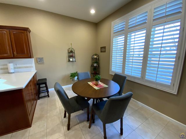 4000 SW Lincolnshire RD, Topeka, KS 66610