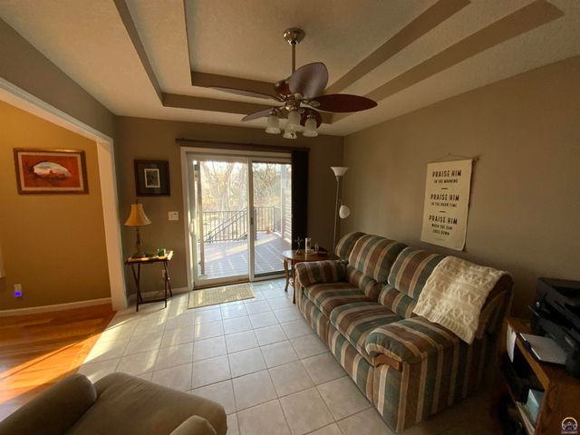 4000 SW Lincolnshire RD, Topeka, KS 66610