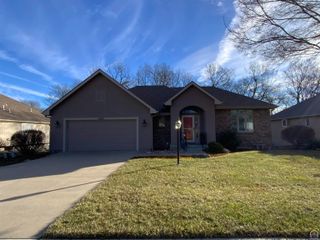 4000 SW Lincolnshire RD, Topeka, KS 66610