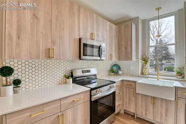 2734 Dickens Drive, Colorado Springs, CO 80916