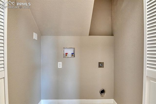 2734 Dickens Drive, Colorado Springs, CO 80916