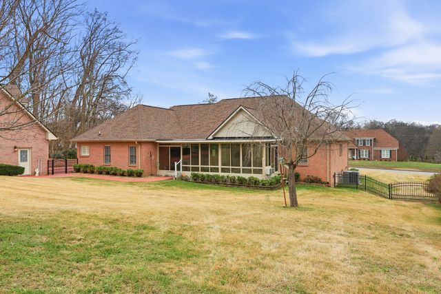 453 Stonemeadow Rd, Clarksville, TN 37043
