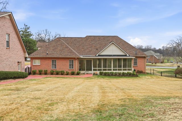 453 Stonemeadow Rd, Clarksville, TN 37043
