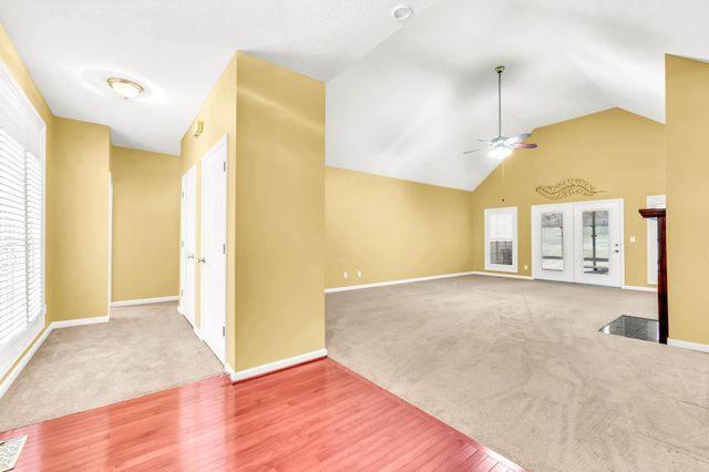 453 Stonemeadow Rd, Clarksville, TN 37043