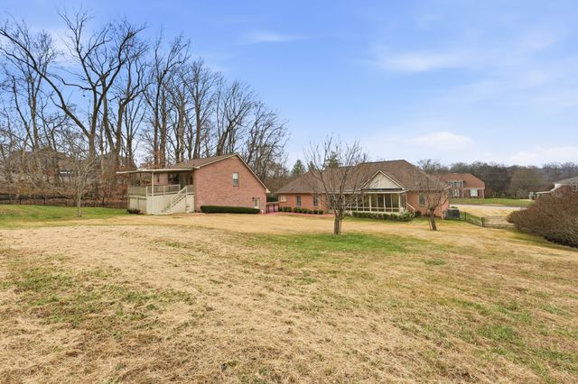 453 Stonemeadow Rd, Clarksville, TN 37043