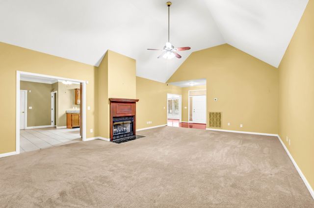 453 Stonemeadow Rd, Clarksville, TN 37043