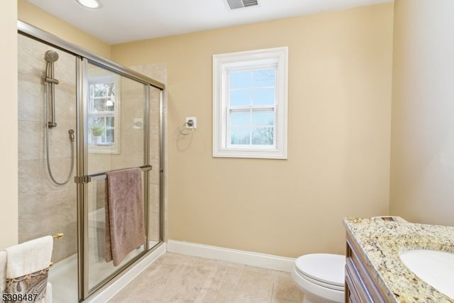 3 Marble Ln, Randolph Twp., NJ 07869