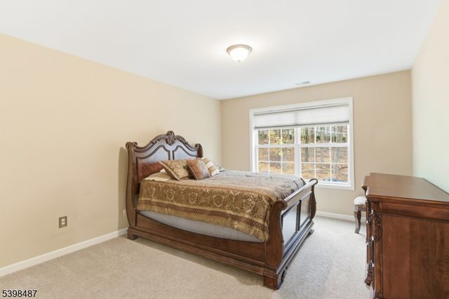 3 Marble Ln, Randolph Twp., NJ 07869