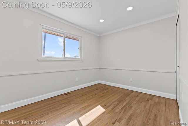 6557 Huntleigh Street, Garden City, MI 48135