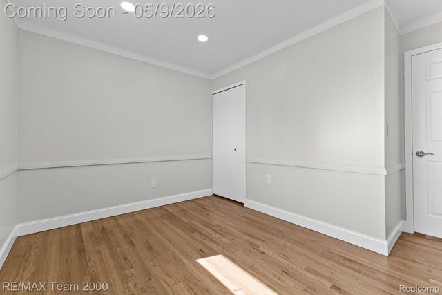 6557 Huntleigh Street, Garden City, MI 48135