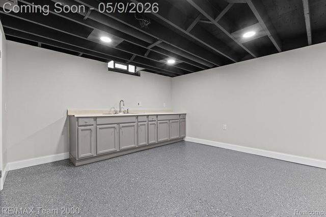 6557 Huntleigh Street, Garden City, MI 48135