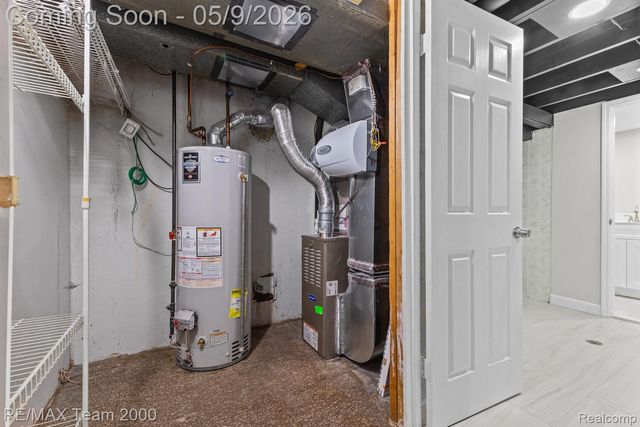 6557 Huntleigh Street, Garden City, MI 48135