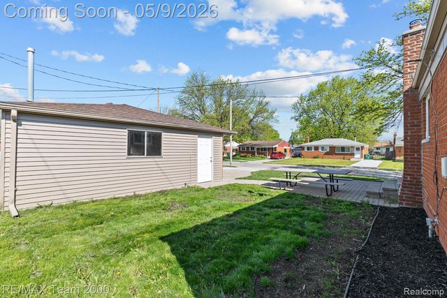 6557 Huntleigh Street, Garden City, MI 48135
