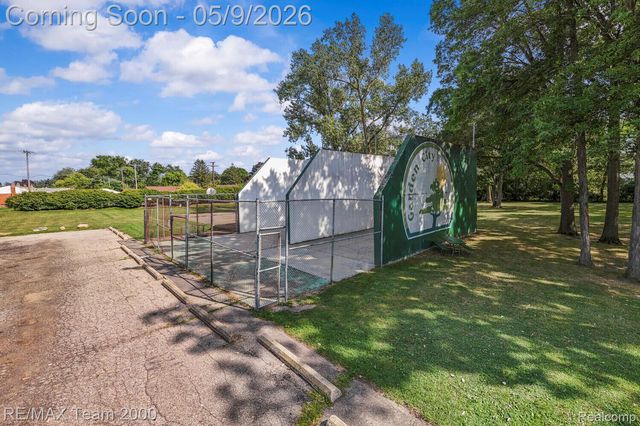 6557 Huntleigh Street, Garden City, MI 48135