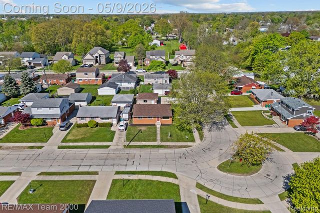 6557 Huntleigh Street, Garden City, MI 48135