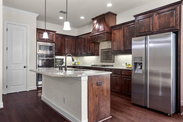1305 5th Street, Argyle, TX 76226