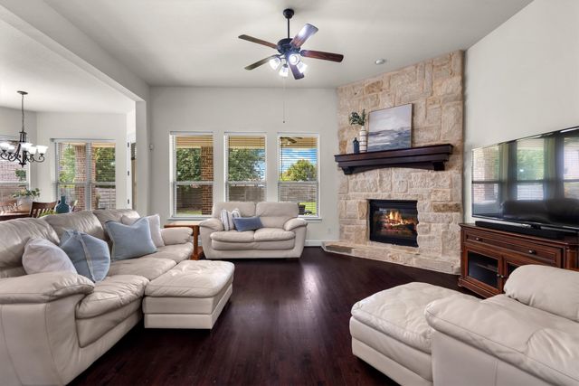 1305 5th Street, Argyle, TX 76226